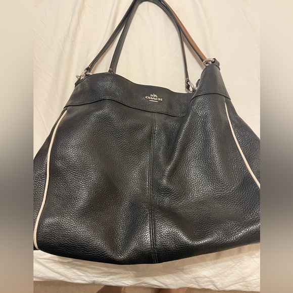 Black pebble soft coach handbag - Picture 1 of 3